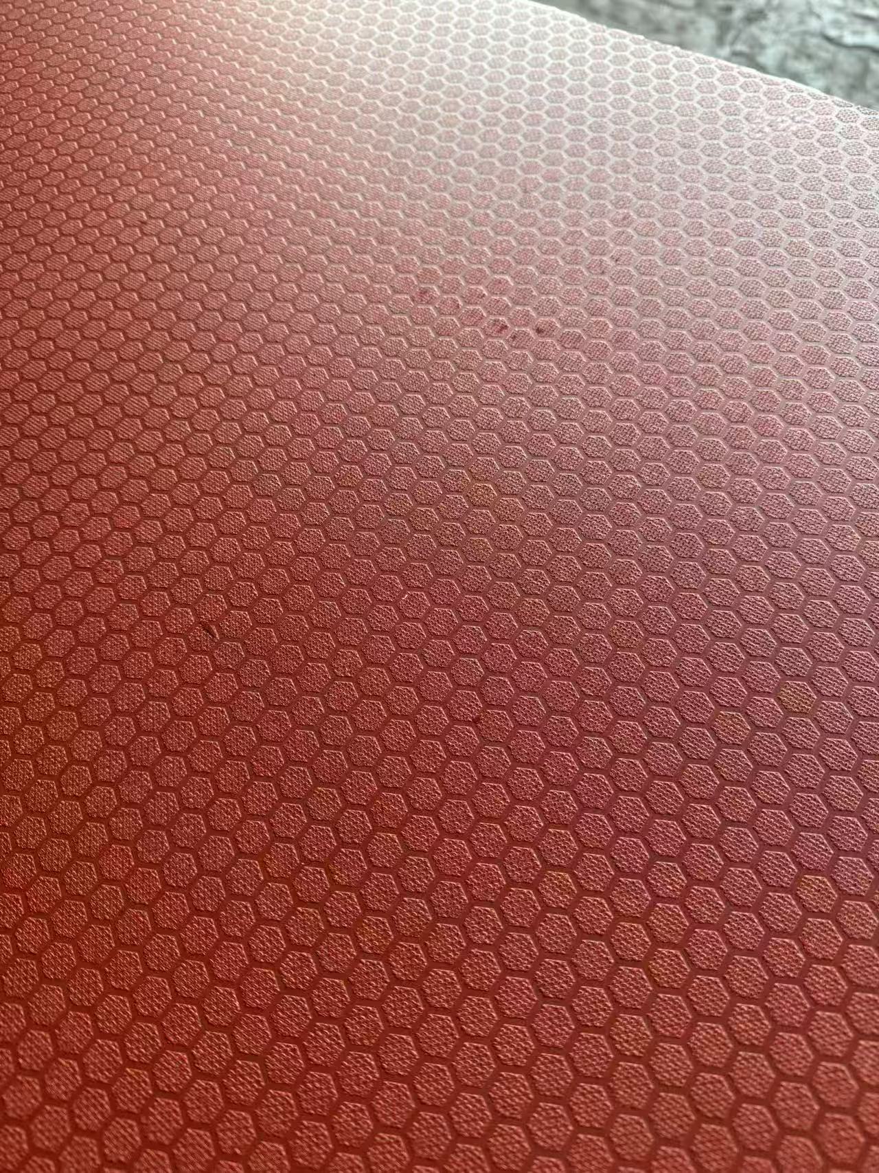 Red Anti-Slip Hexagonal Plywood