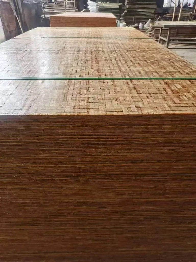 Bamboo plywood for concrete formwork