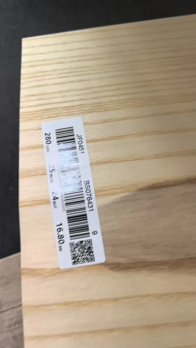 Walnut veneer panel