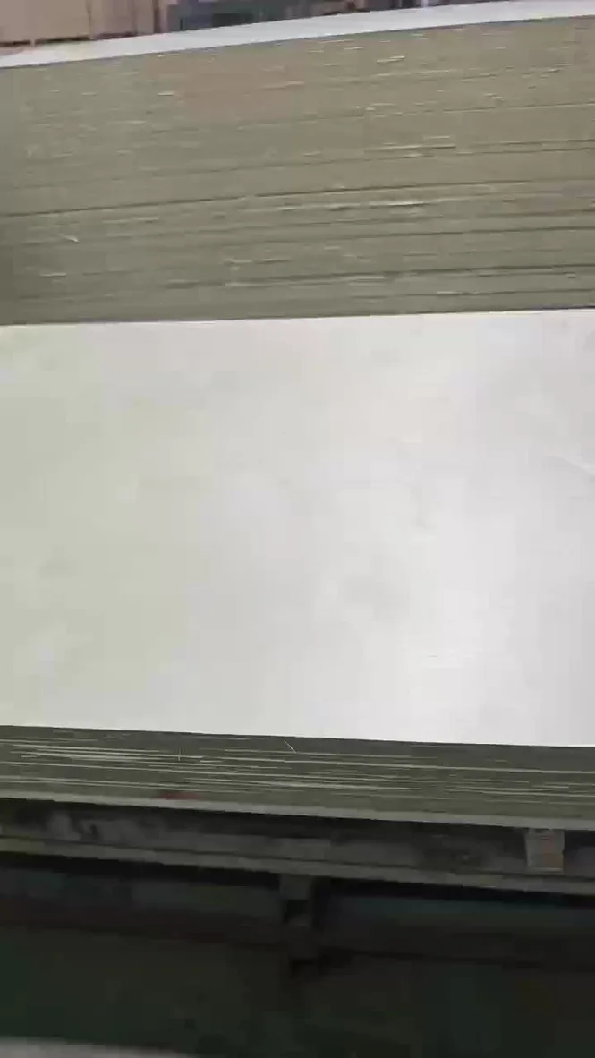 Full birch plywood surface grain