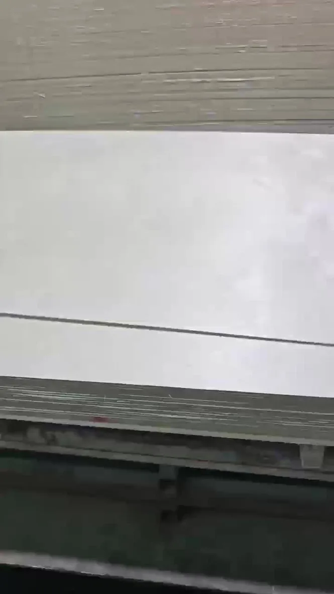 Full birch plywood surface grain