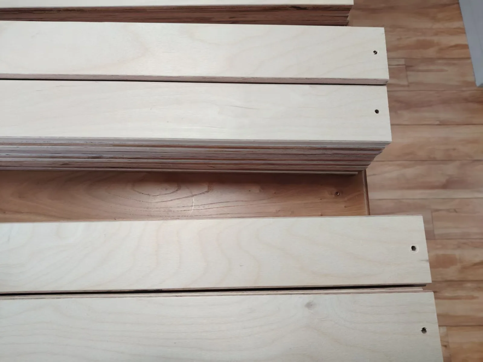 Edge view of birch LVL bed slat construction