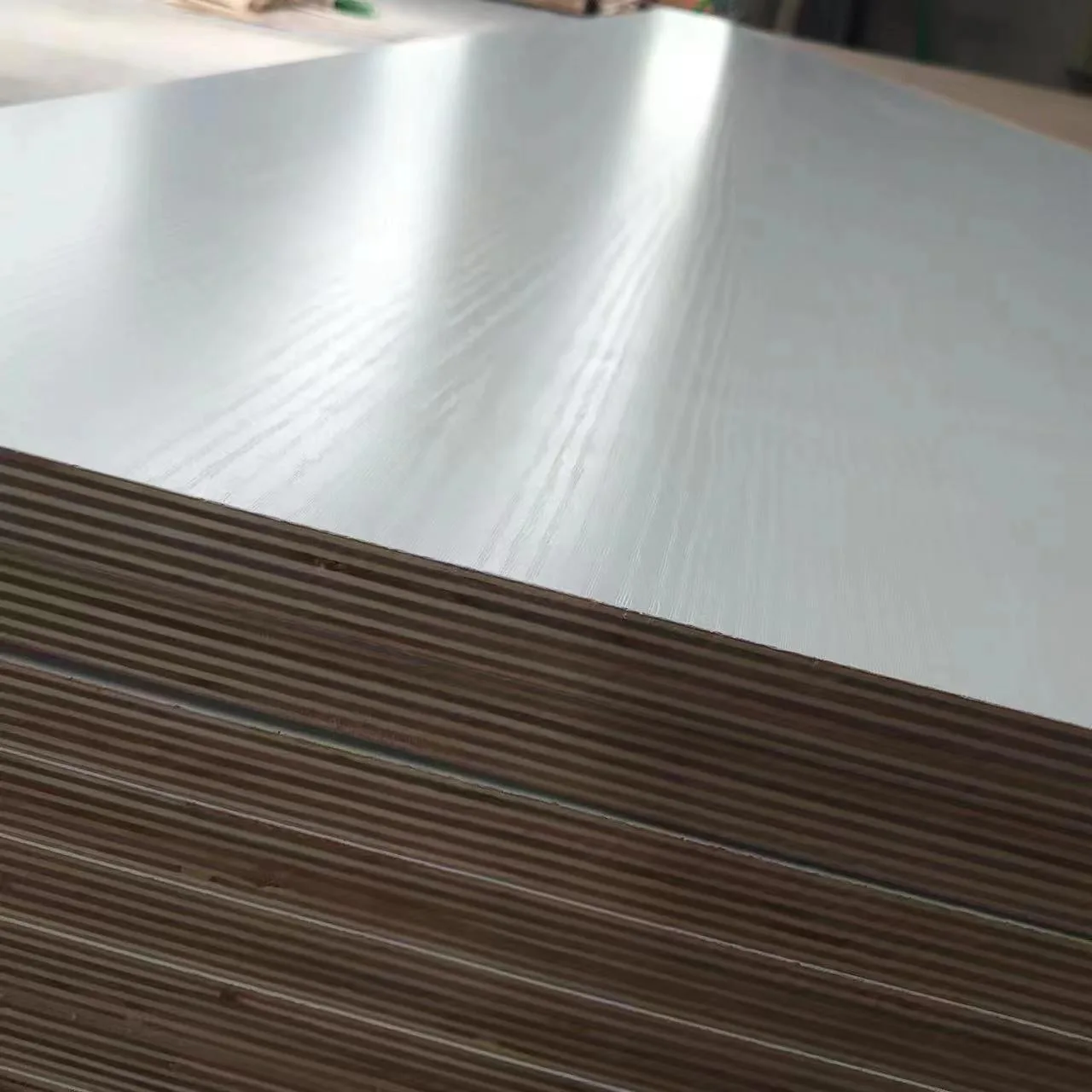 Melamine faced panel solid color decor