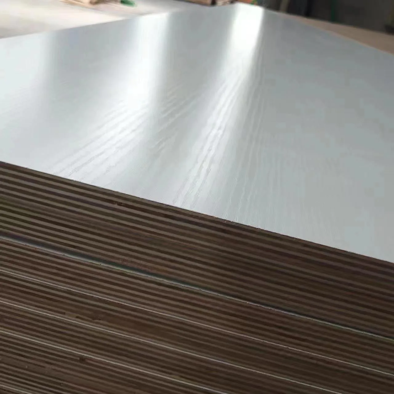 Melamine faced panel solid color decor