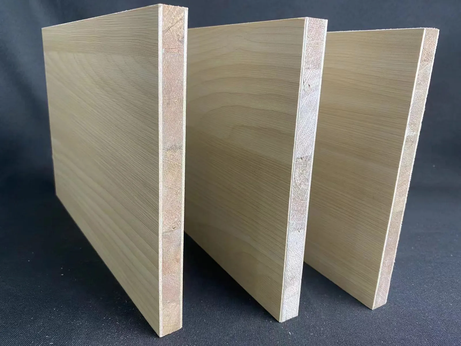 Melamine faced panel with wood-grain decor