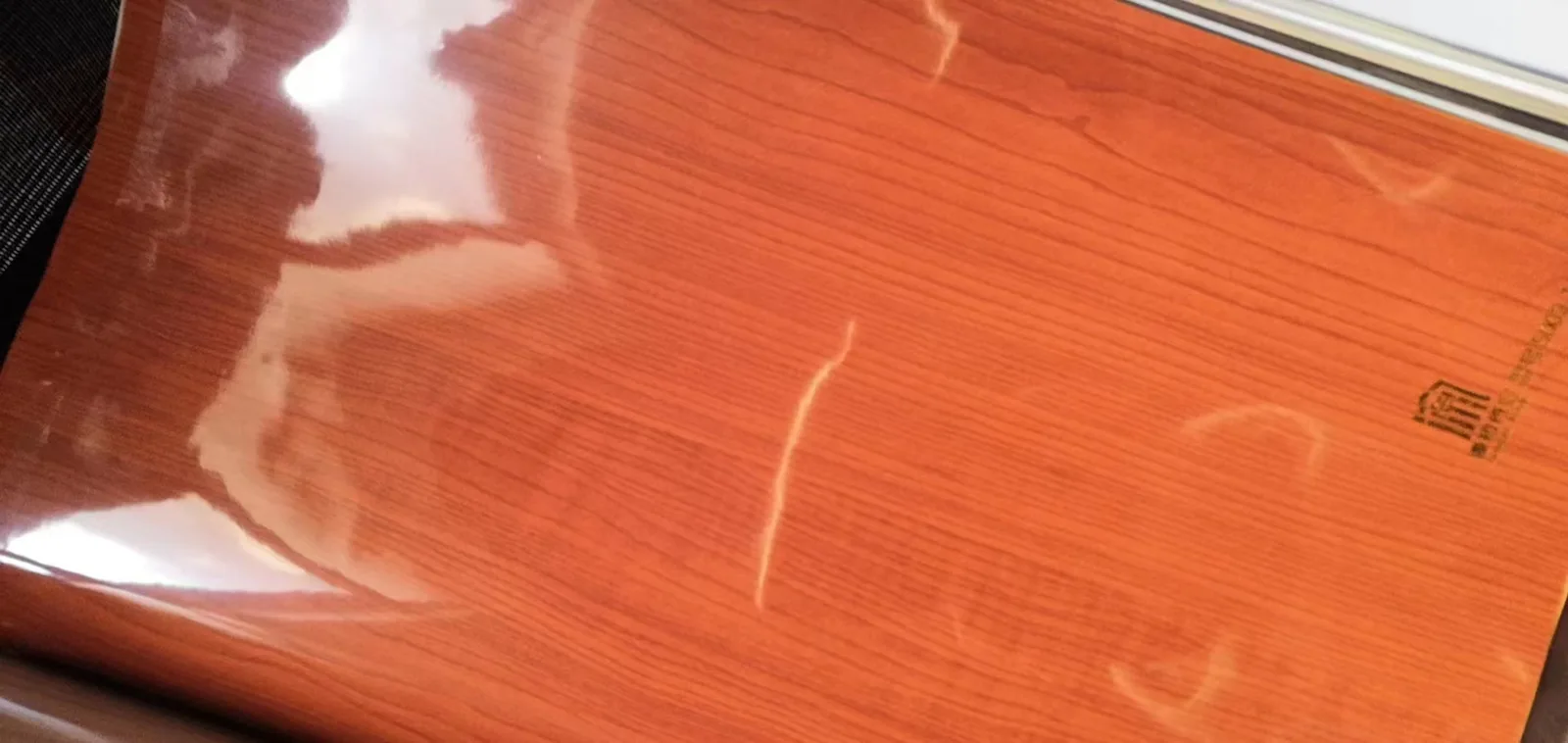 Melamine faced panel wood-grain decor
