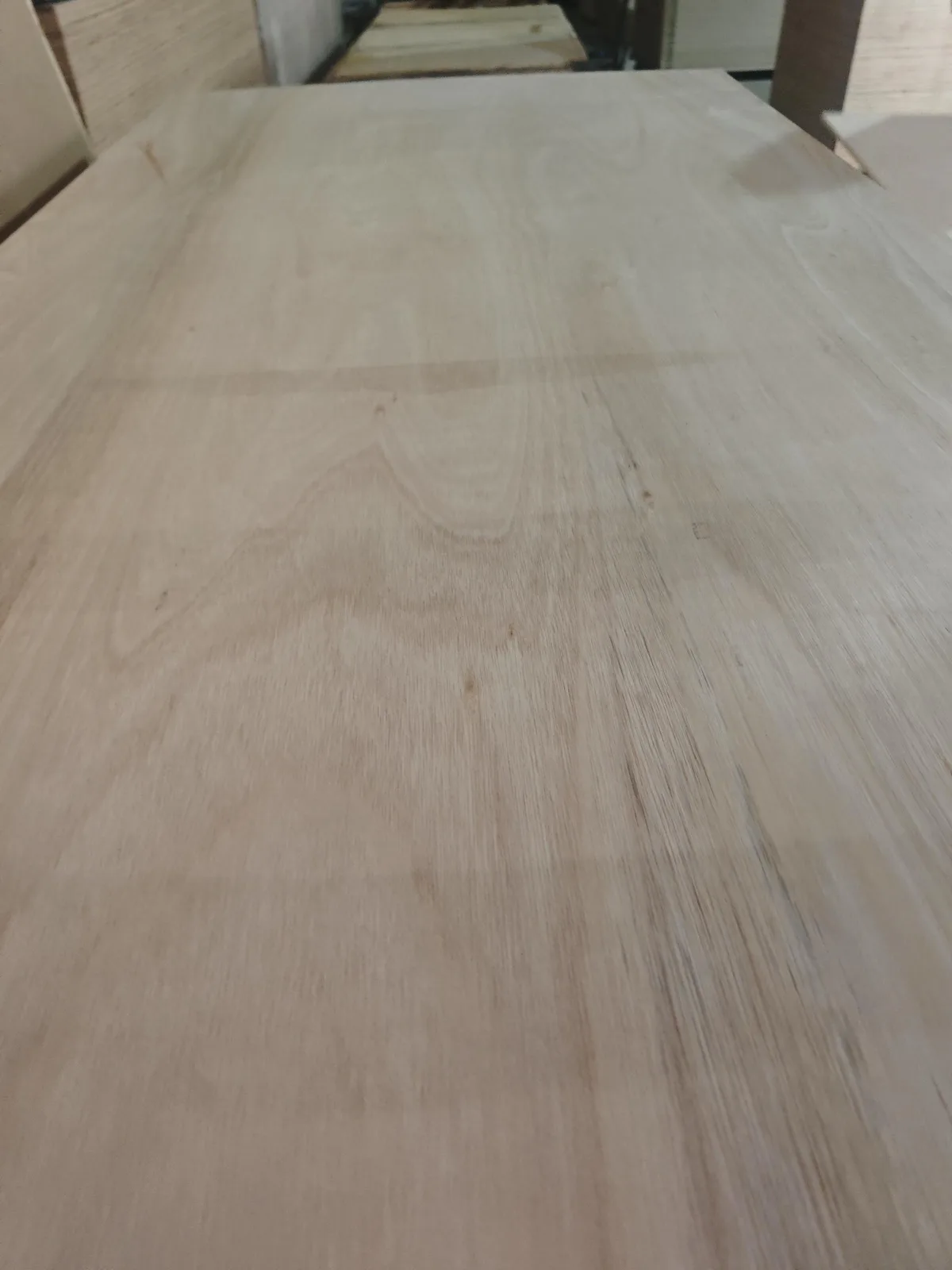 Rose eucalyptus plywood edge showing core structure