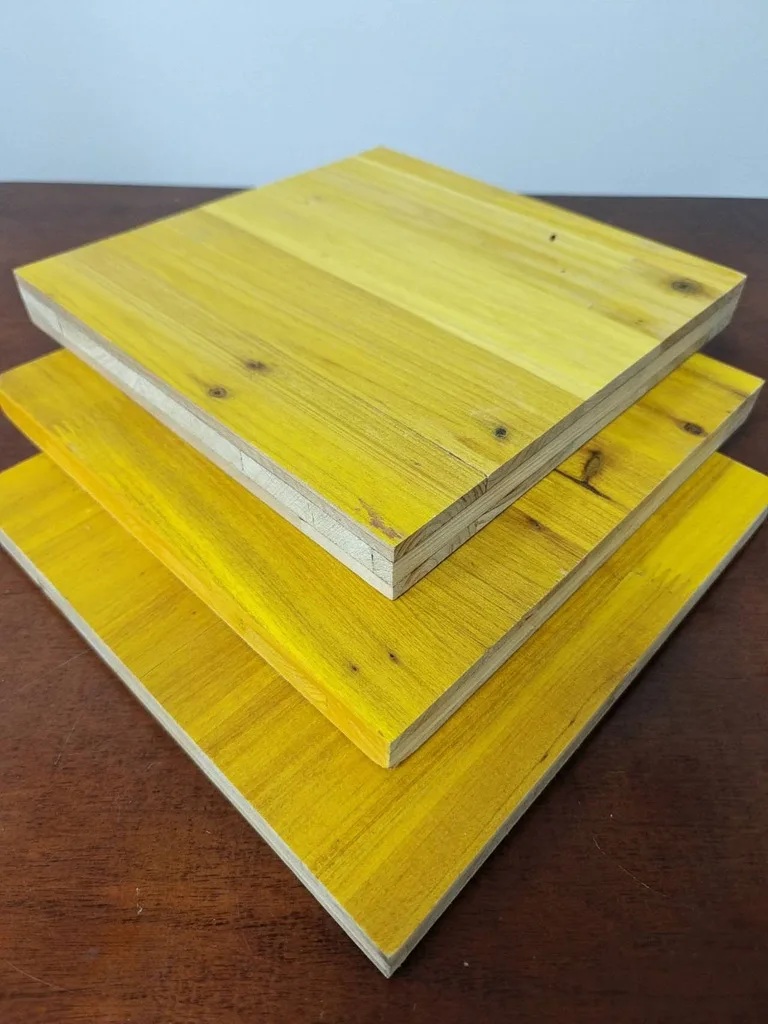Three-layer formwork panel face
